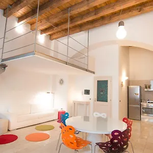 Apartamento Modern In Historic Building, Cagliari