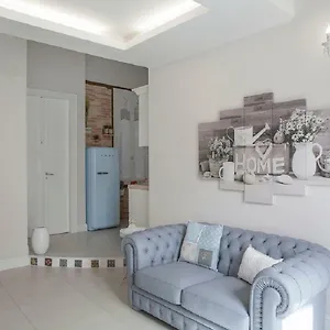 Enry White House Cagliari
